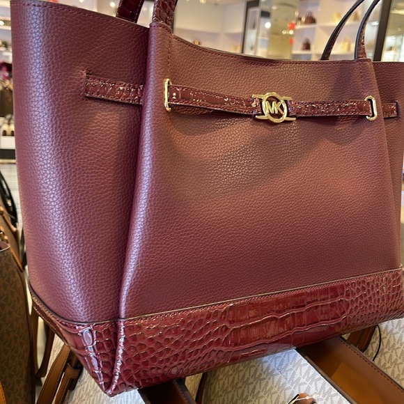 MICHAEL KORS
Reed Lg Leather Belted Satchel Shoulder Handbag 
Oxblood Crocodile - Picture 3 of 16